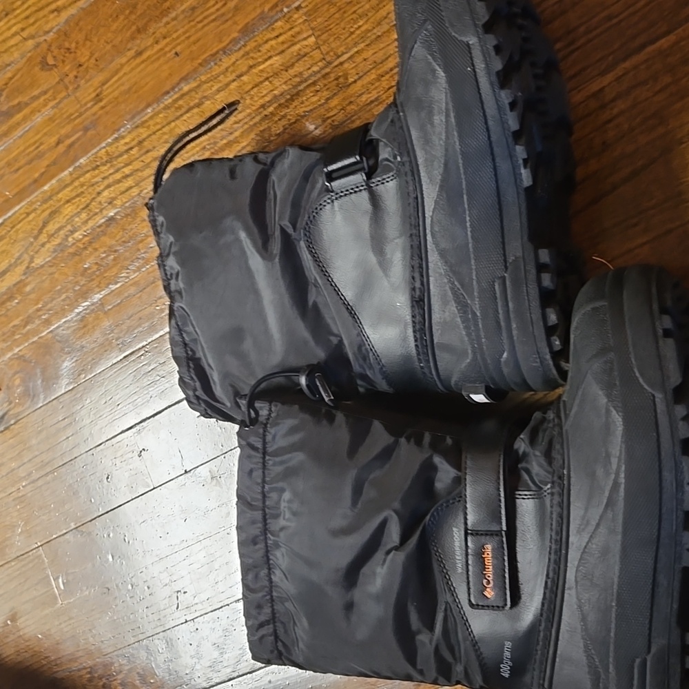 Columbia Unisex-Child Black Powderbug Forty Snow Boot Size 5